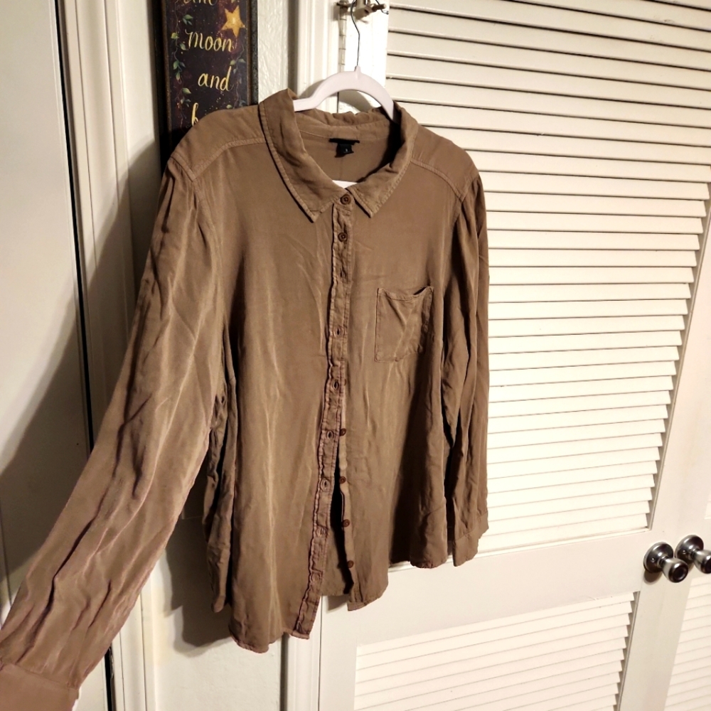 Torrid 3X Brown Button Down Top